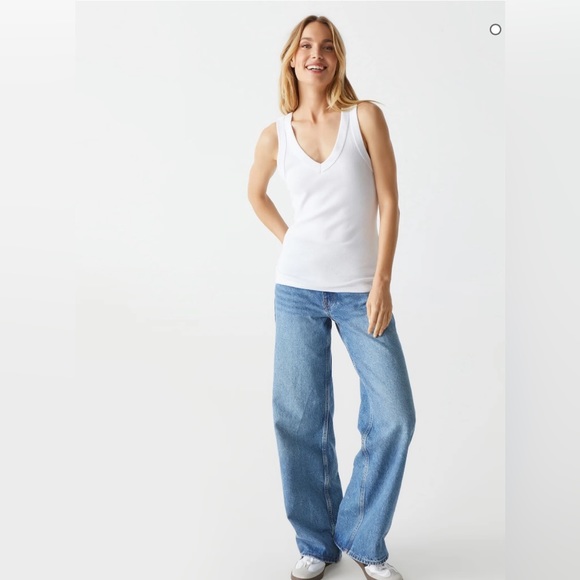 Michael Stars White Maya V-Neck Tank, NWT - Picture 2 of 5